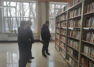 王福友副校长到图书馆调研指导