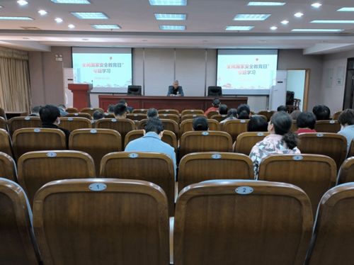 筑牢国家安全意识，共享书香阅读时光——图书馆开展“全民国家安全教育日”专题学习教育图书活动